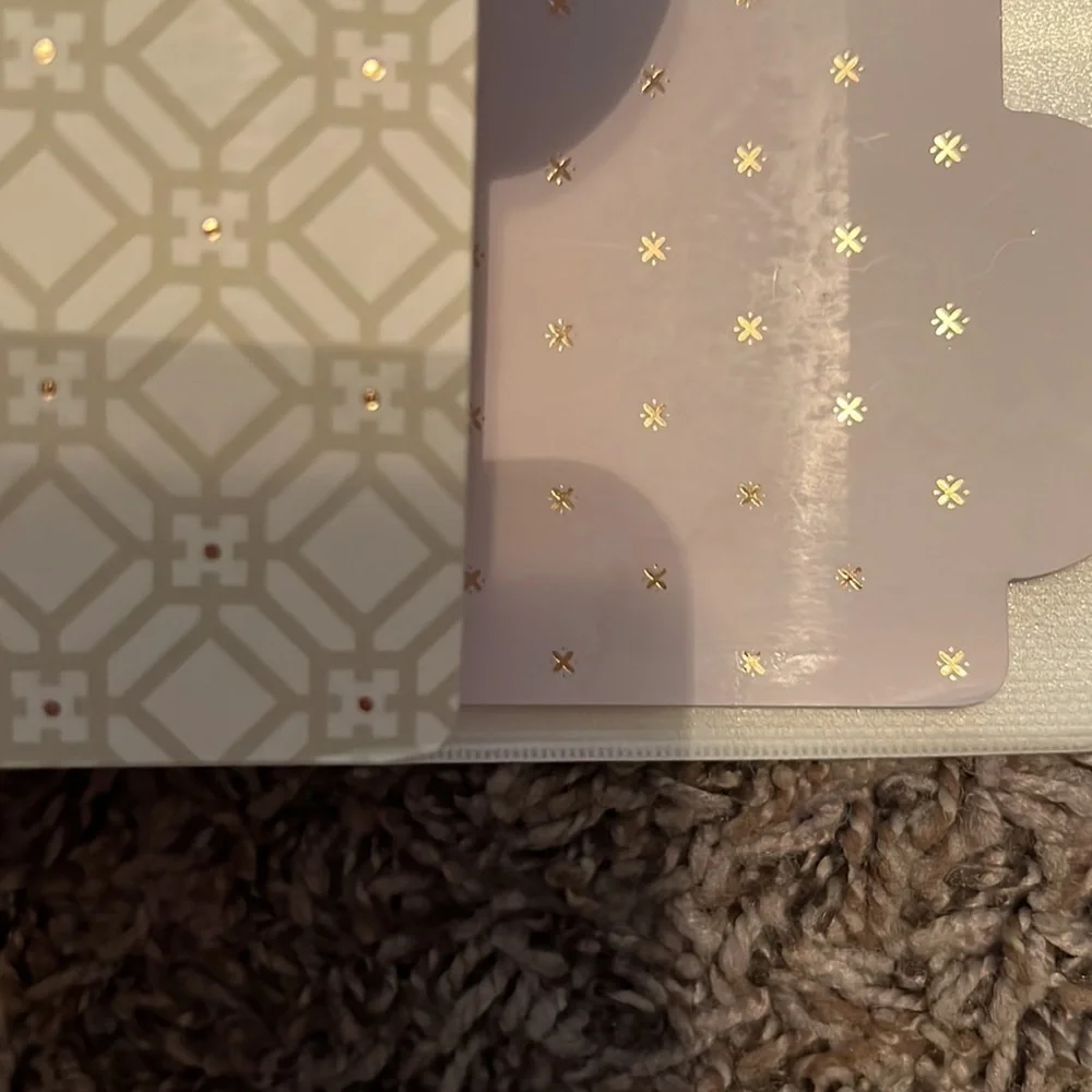 🤩4/$15🥳 white 2 inch binder with dividers